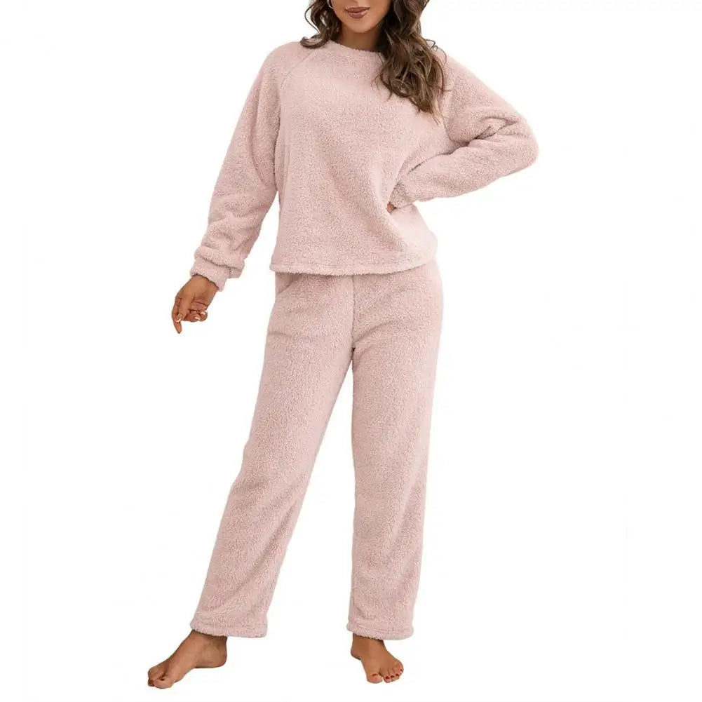 Women's 2-Piece Plush Pajama Set – Long Sleeve Top & Pants