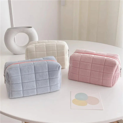 Large Cosmetic Storage Bag with Zipper – Women’s Makeup Organiser, Travel Toiletry & Pencil Case Handbag