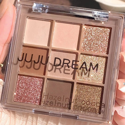 Luxurious 9-colour eyeshadow palette - Velvet matte and shimmer effect, durable waterproof, berry, brown and nude tones