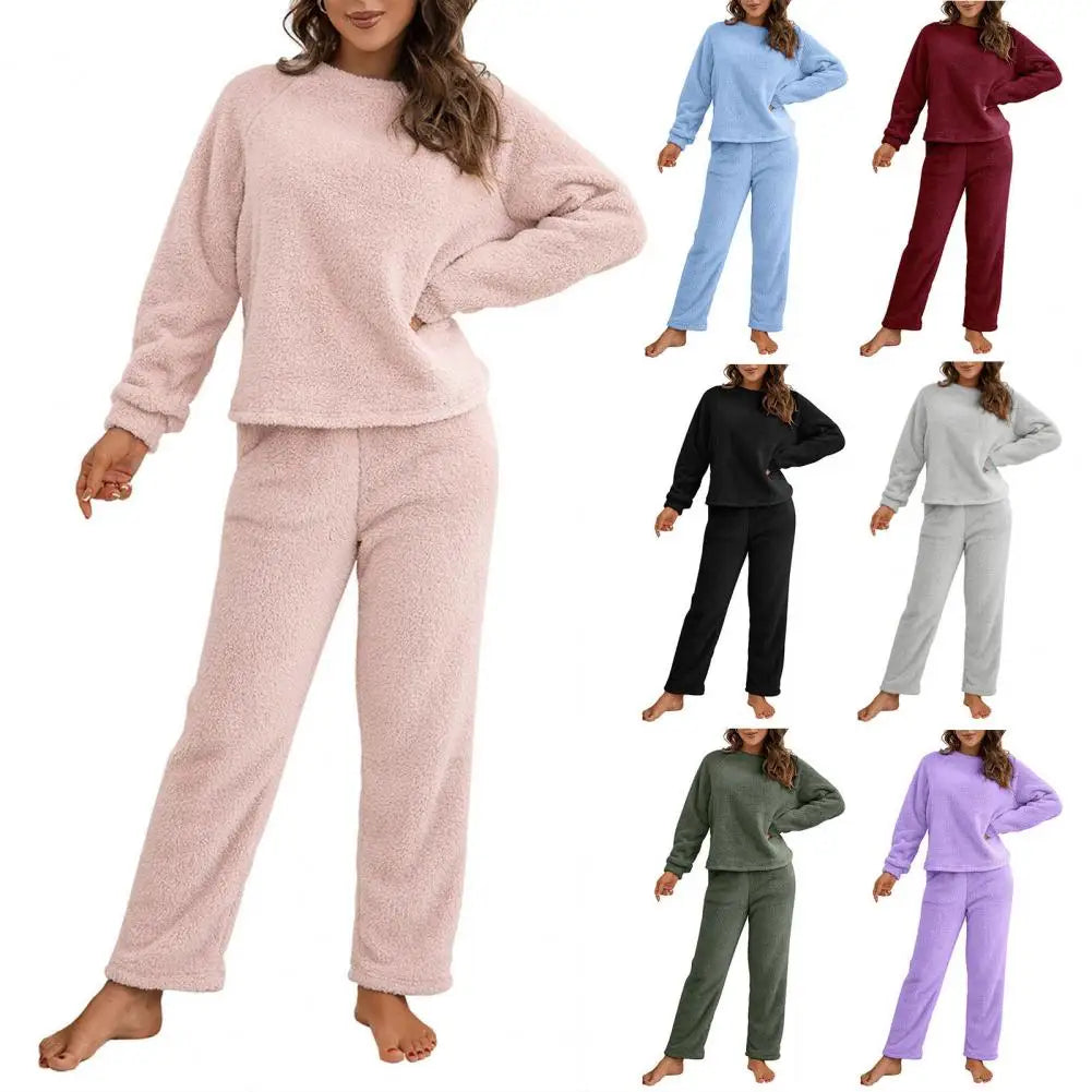 Women's 2-Piece Plush Pajama Set – Long Sleeve Top & Pants
