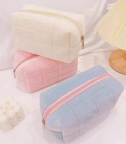 Large Cosmetic Storage Bag with Zipper – Women’s Makeup Organiser, Travel Toiletry & Pencil Case Handbag