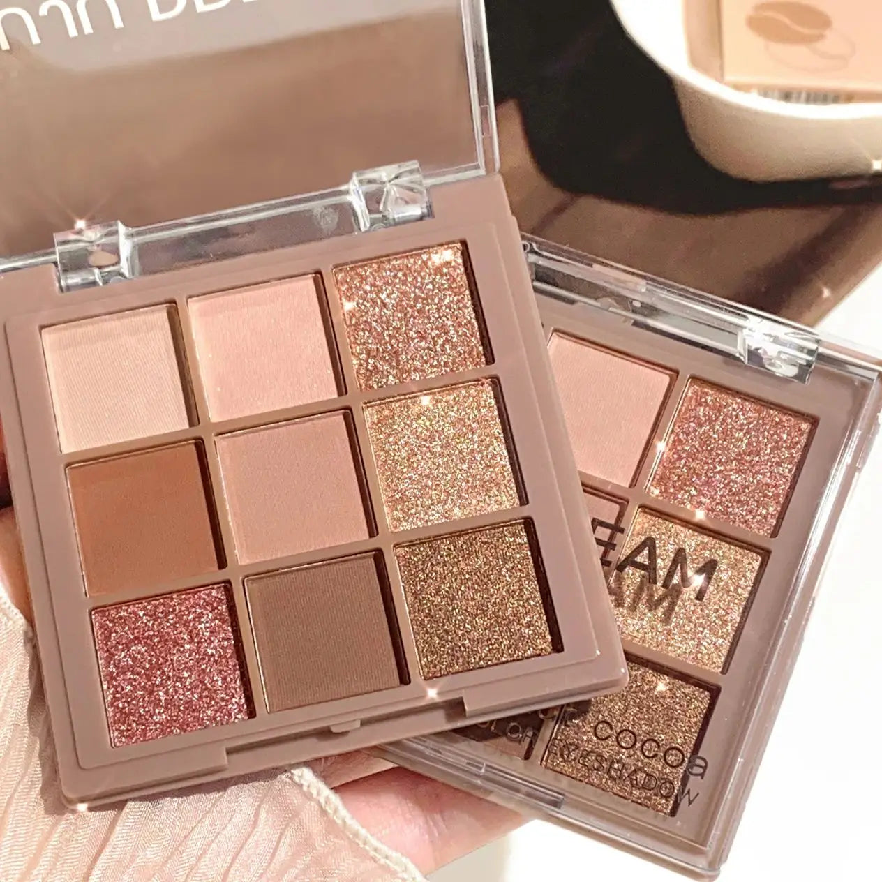 Luxurious 9-colour eyeshadow palette - Velvet matte and shimmer effect, durable waterproof, berry, brown and nude tones