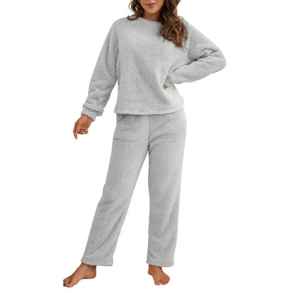 Women's 2-Piece Plush Pajama Set – Long Sleeve Top & Pants