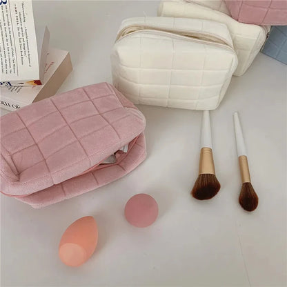 Large Cosmetic Storage Bag with Zipper – Women’s Makeup Organiser, Travel Toiletry & Pencil Case Handbag