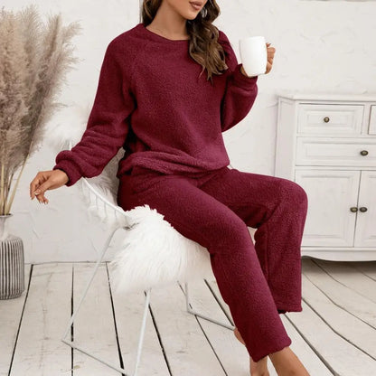 Women's 2-Piece Plush Pajama Set – Long Sleeve Top & Pants